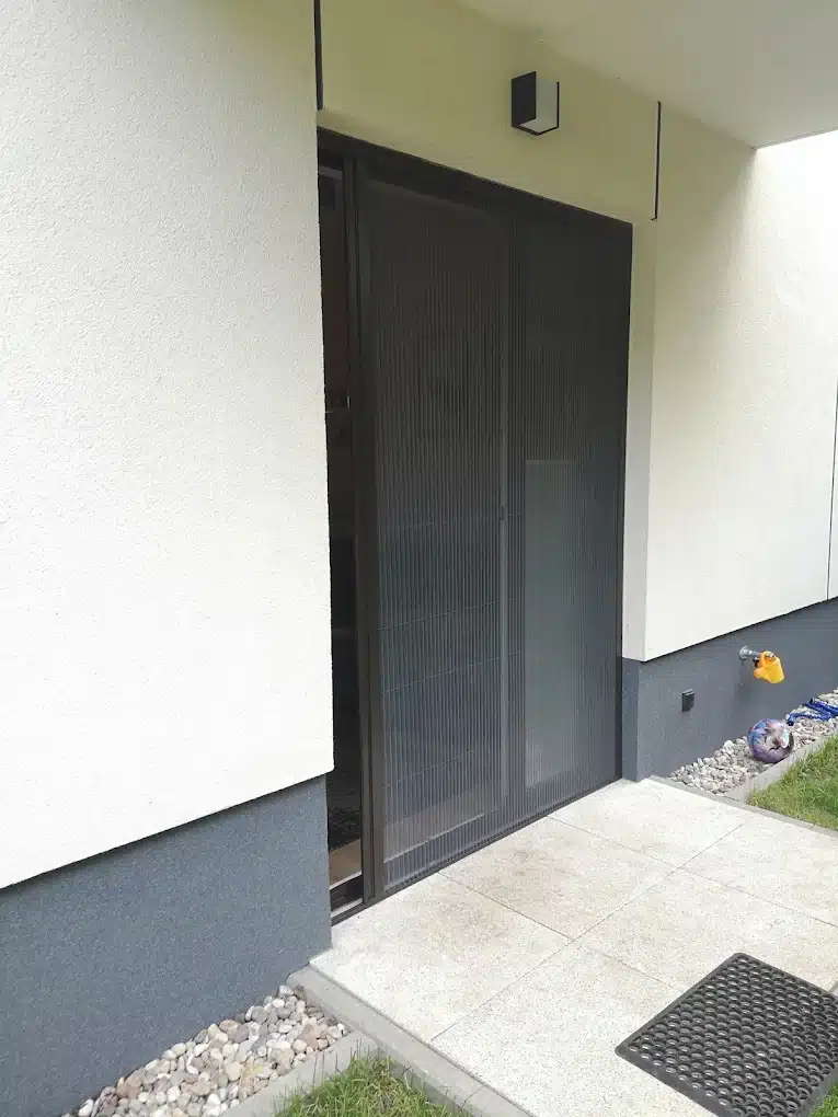 Montaż moskitier Warszawa Wola - nowoczesne osiedle na Odolanach