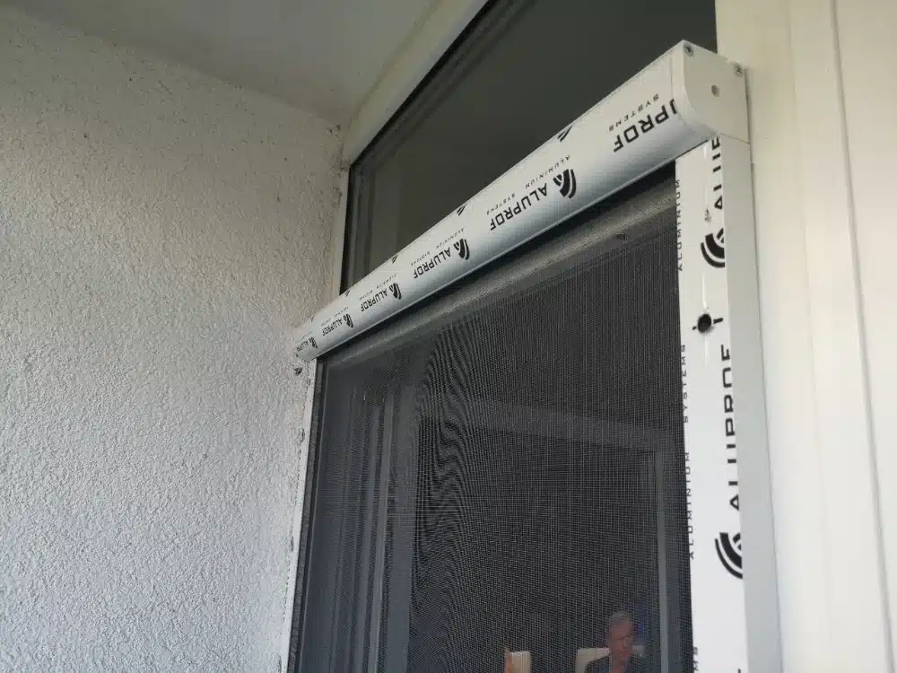 Moskitiery na wymiar Warszawa Bielany - montaż w bloku na Wrzecionie